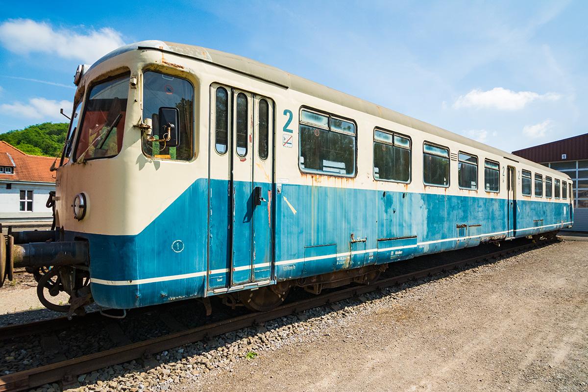 Akkumulatortriebwagen 815-672-1