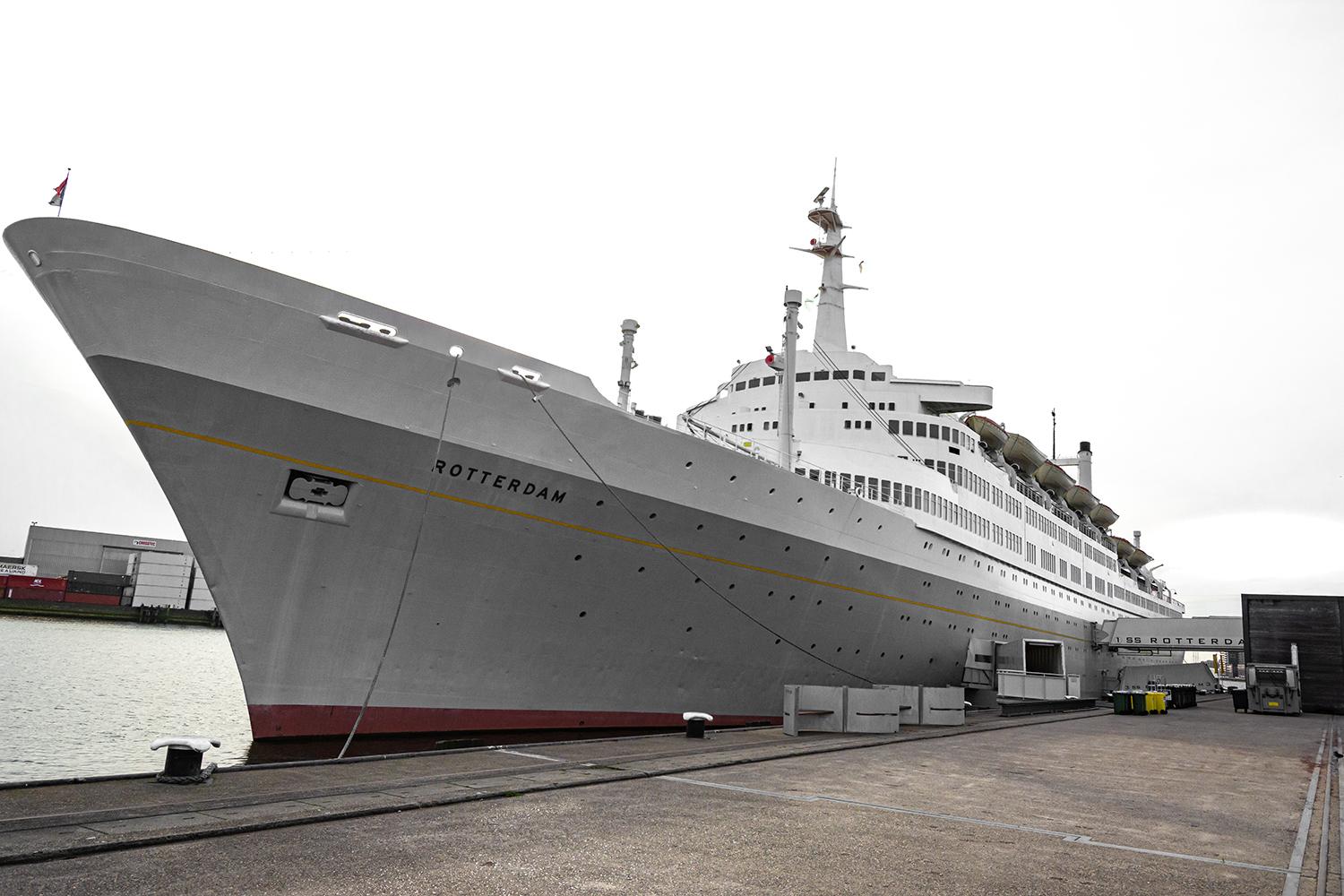 Die SS Rotterdam im Heimathafen