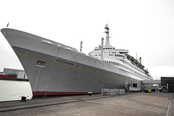 Die SS Rotterdam im Heimathafen