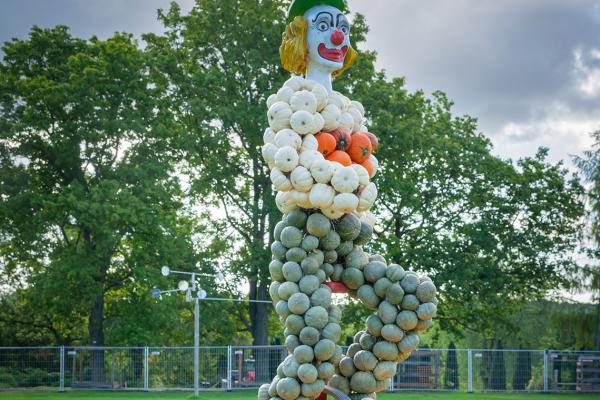 Kürbisausstellung egapark Erfurt 2019 - Clown mit Einrad
