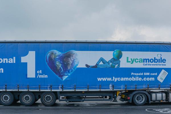Telefonieren in die ganze Welt - Actros Mercedes Benz